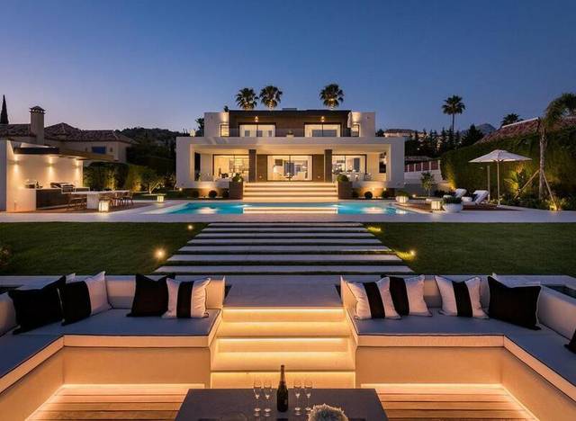 Casa-chalet en Venta en La Dama de Noche - La Alzambra