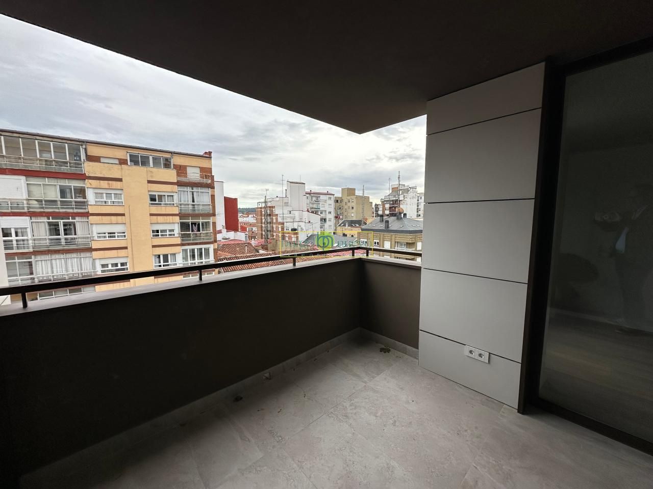 Terrassa de Pis en venda en León Capital  amb Aire condicionat, Calefacció i Terrassa