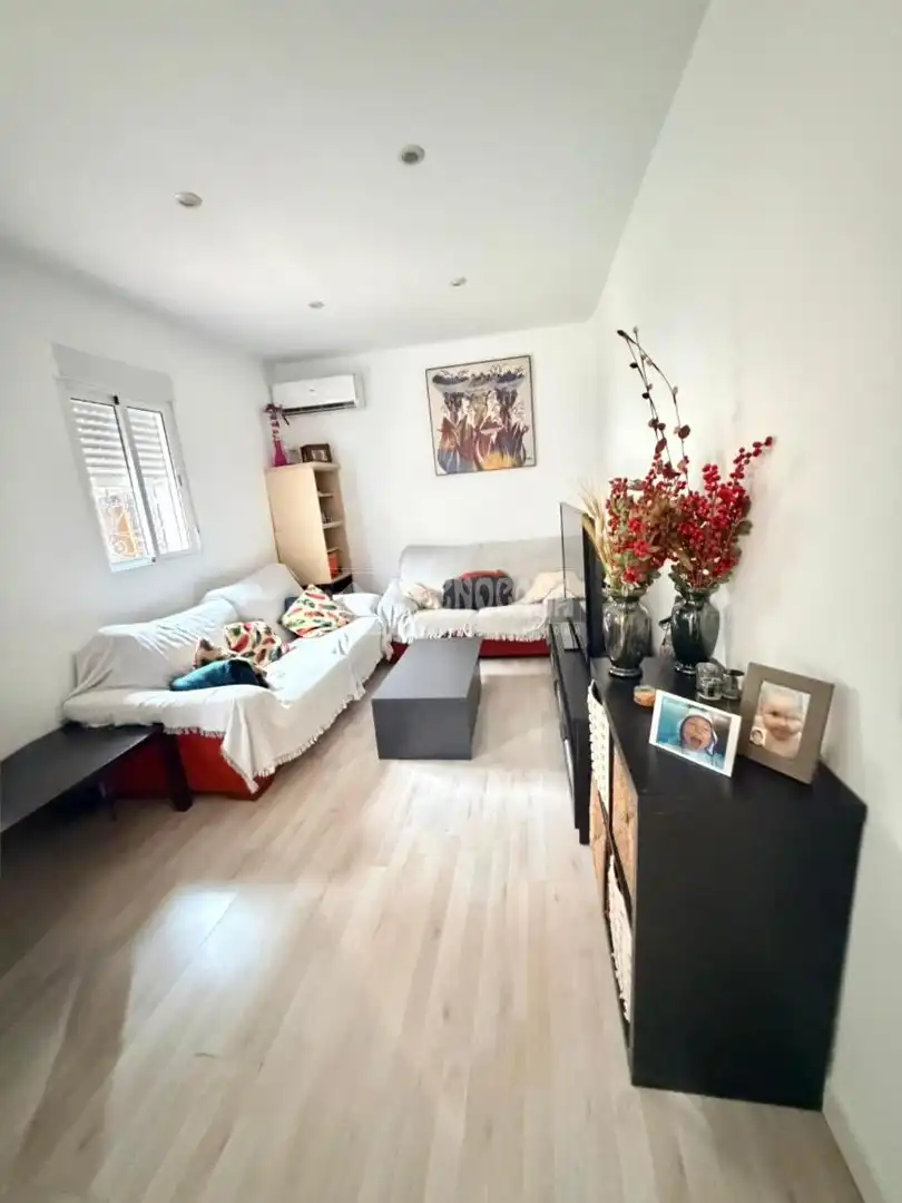 Living room of Houses for sale in Madrid  with Air Conditioner, Heating and Storage room