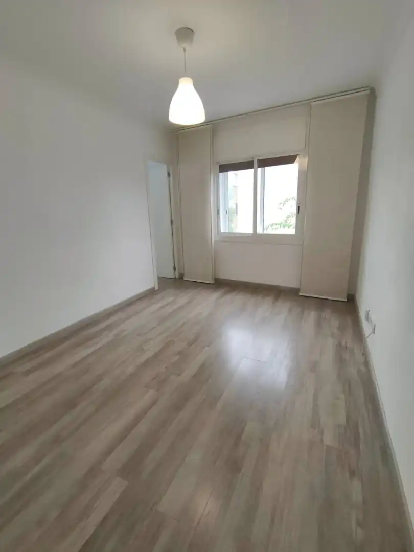 Habitación de Piso en venta en Barcelona con Parquet, Trastero y Horno