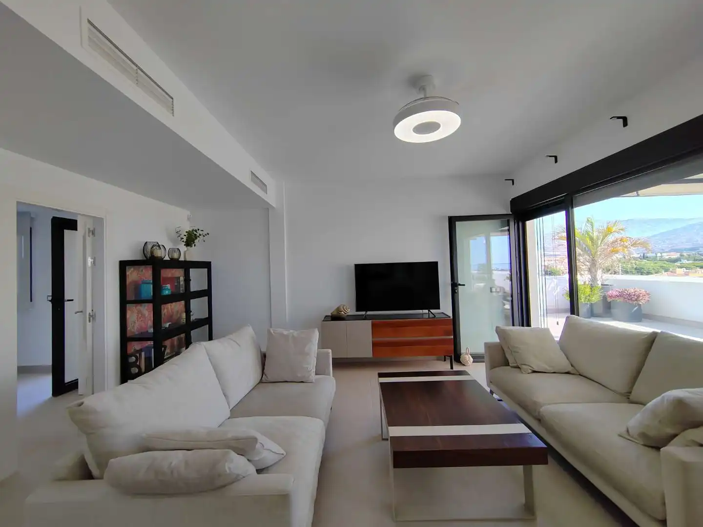 Living room of Attic for sale in Vélez-Málaga  with Air Conditioner, Swimming Pool and Internet