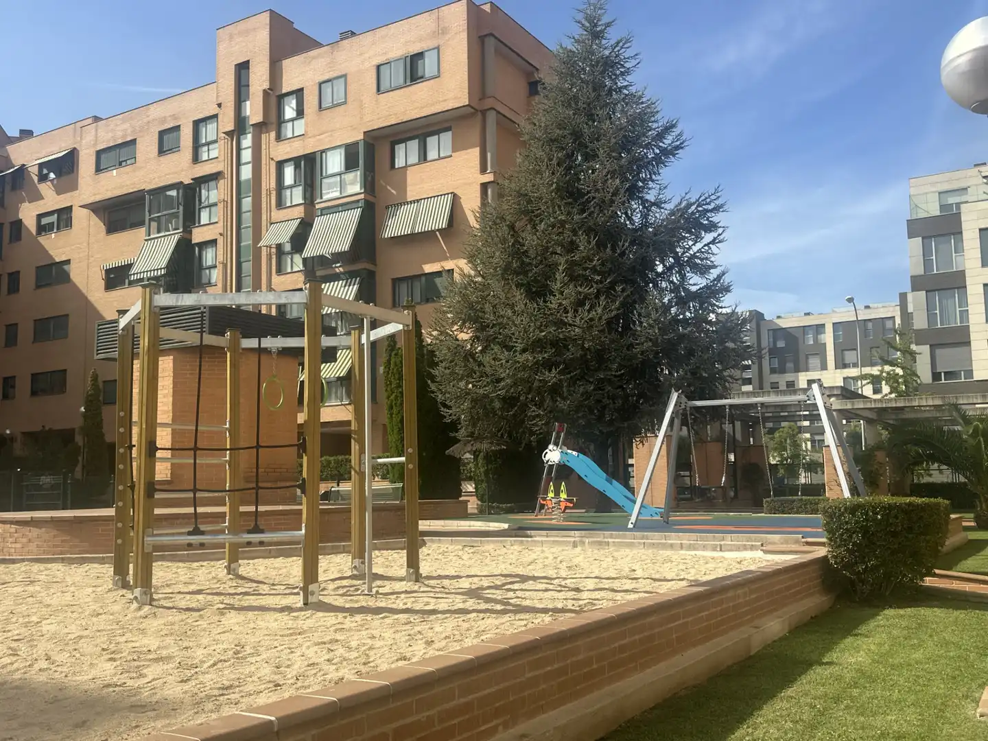 Aparcament de Pis en venda en Madrid amb Aire condicionat, Calefacció i Jardí privat