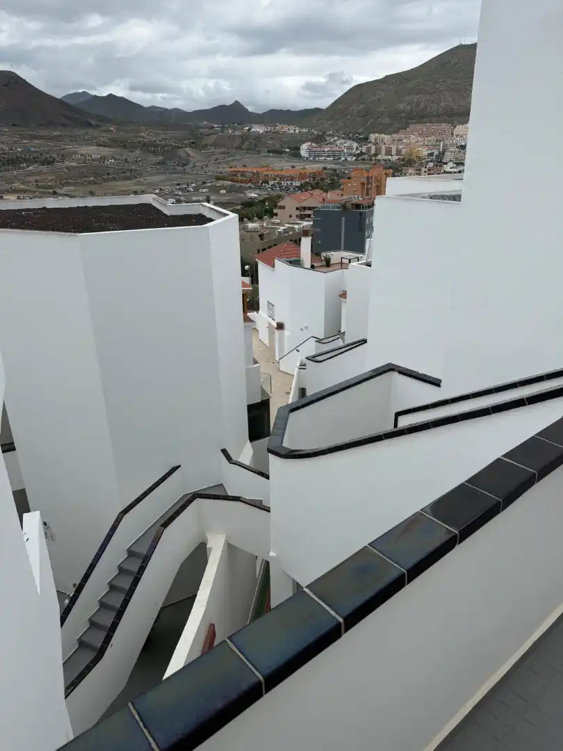 Vista exterior de Apartamento en venta en Arona con Balcón y Piscina comunitaria