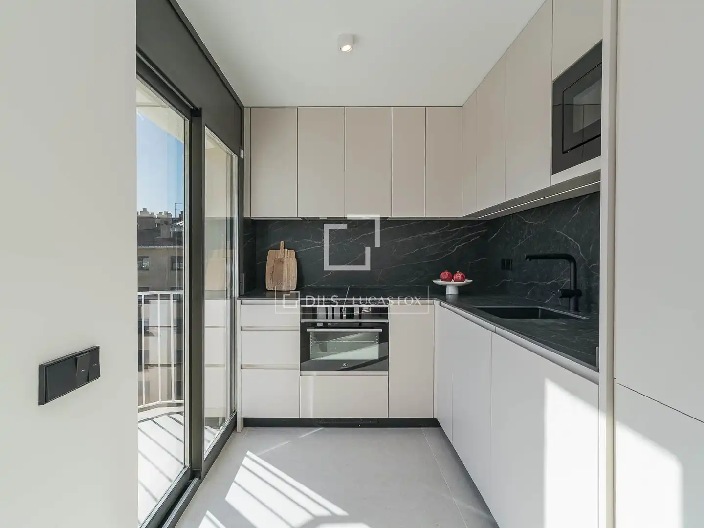Kitchen of Flat for sale in Barcelona  with Air Conditioner, Heating and Parquet flooring