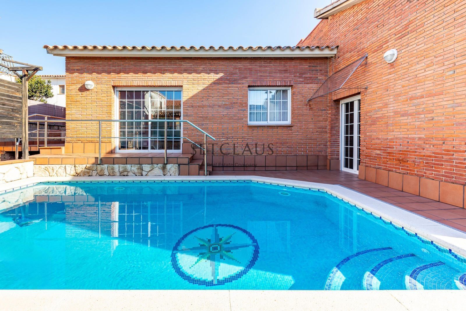 Piscina de Casa o xalet en venda en Premià de Mar amb Aire condicionat, Calefacció i Jardí privat