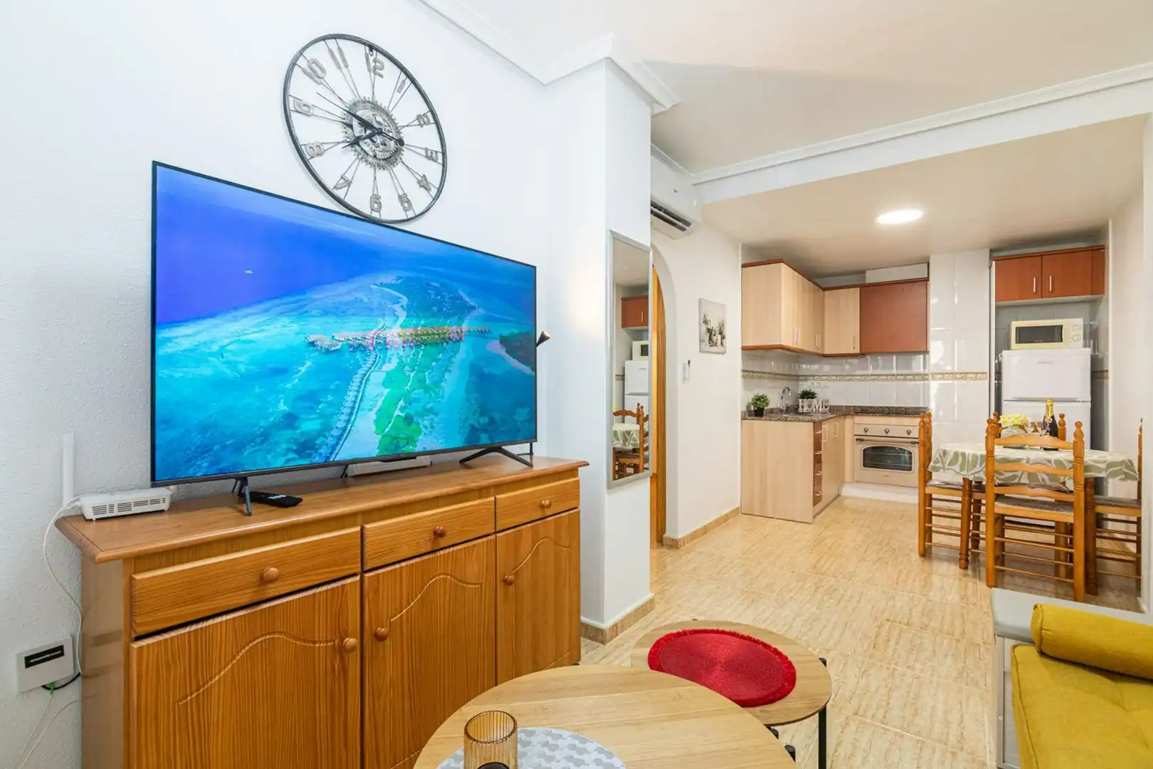 Appartamento con ascensore in vendita a Calle Formentera del Segura 84, imagen 3