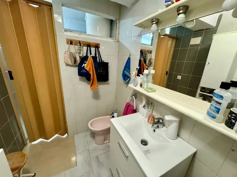 Badezimmer von Erdgeschoss zum Verkauf in Cullera mit Klimaanlage, Heizung und Privatgarten