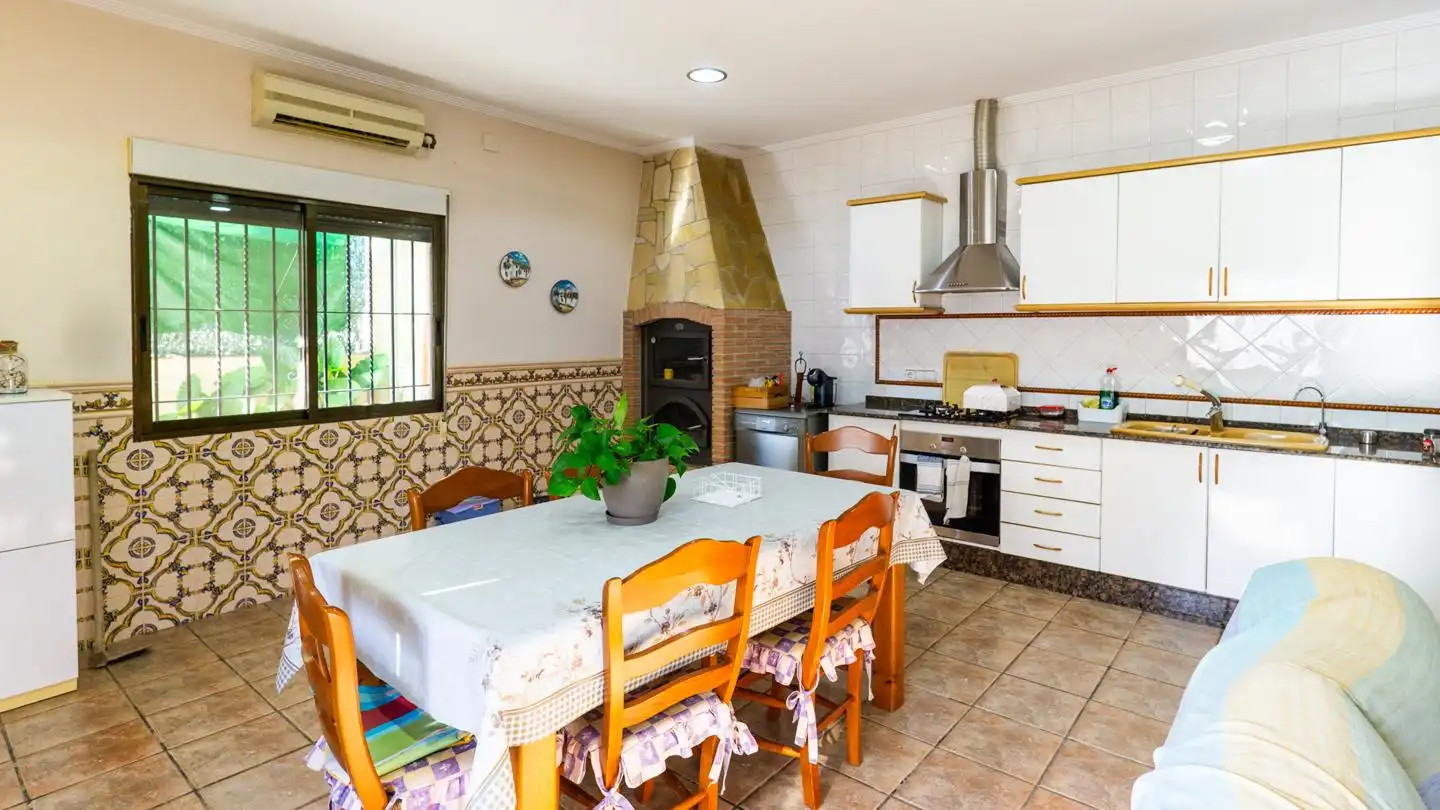 Cocina de Casa o chalet en venta en Crevillent con Aire acondicionado, Jardín privado y Terraza