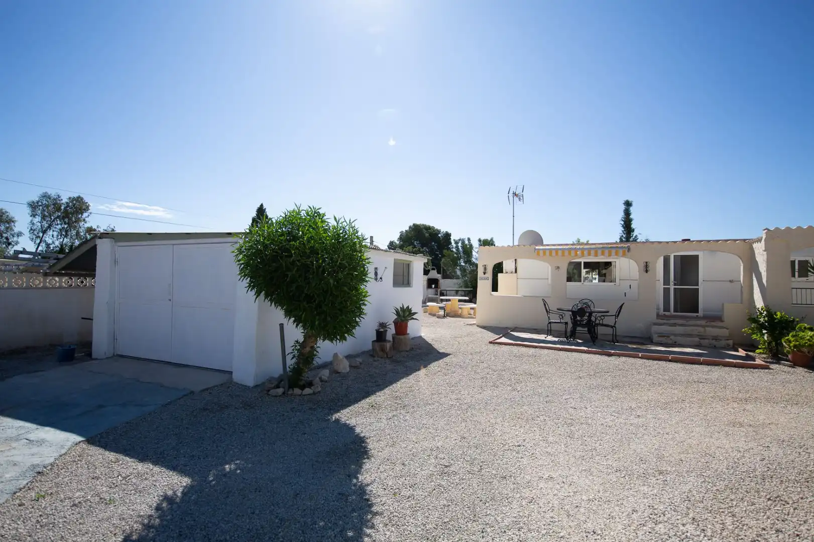 Vista exterior de Casa o xalet en venda en Mutxamel amb Aire condicionat, Calefacció i Jardí privat