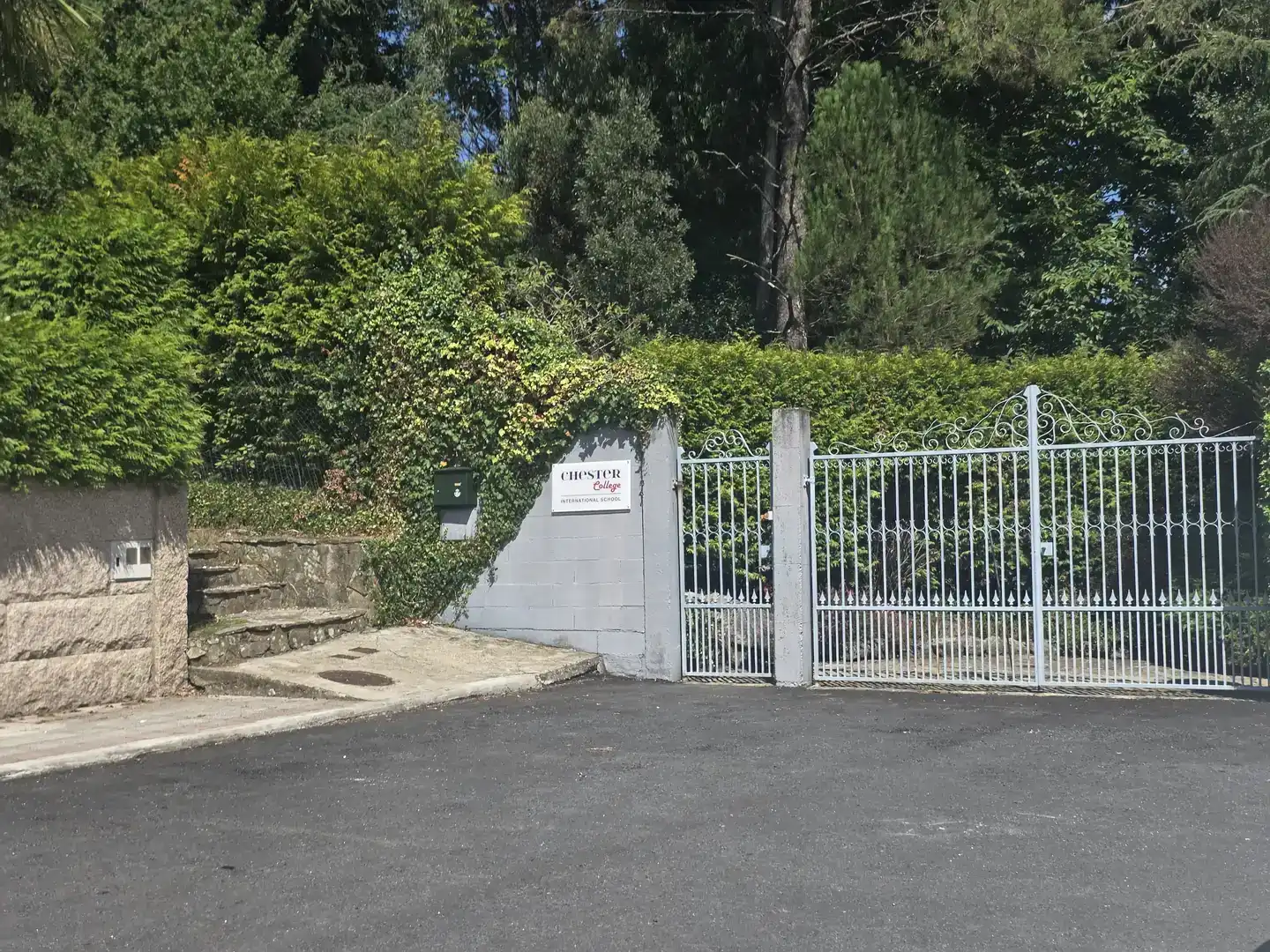 Parkplatz von Wohnung zum Verkauf in Teo mit Klimaanlage, Schwimmbad und Balkon