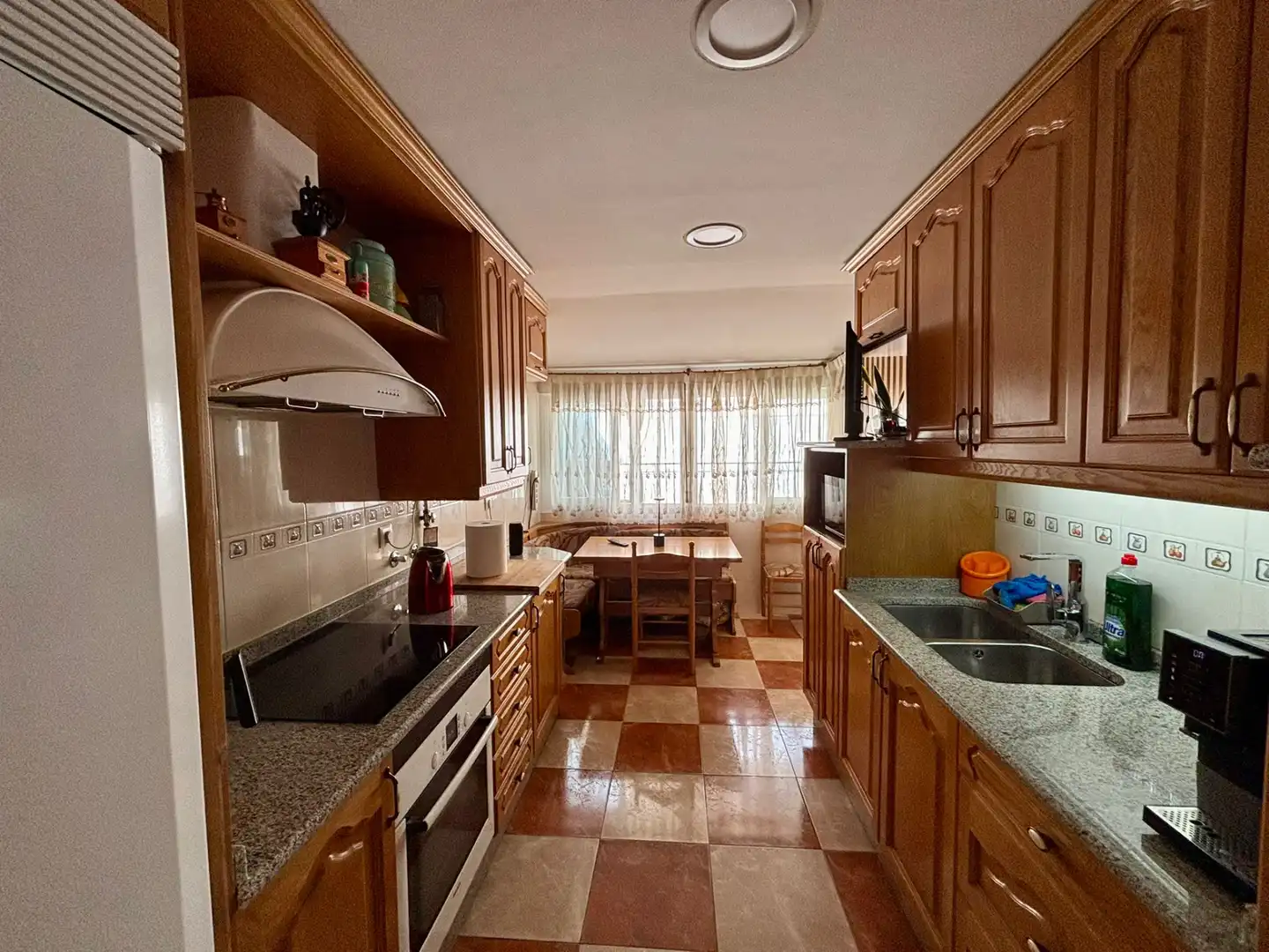 Cocina de Casa adosada en venta en Parla con Aire acondicionado, Calefacción y Jardín privado