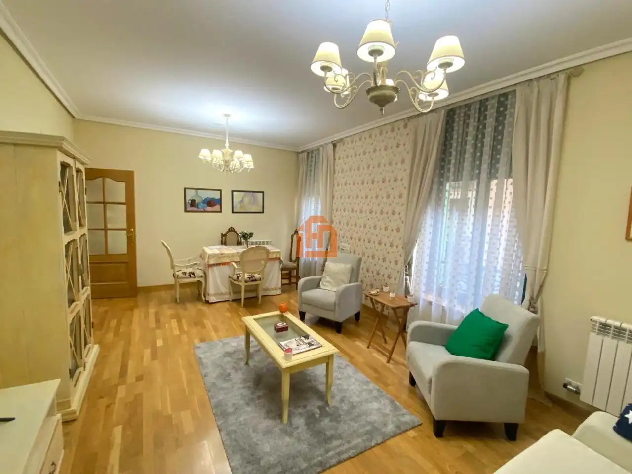Wohnzimmer von Wohnungen zur Miete in León Capital  mit Heizung, Parkett und Möbliert