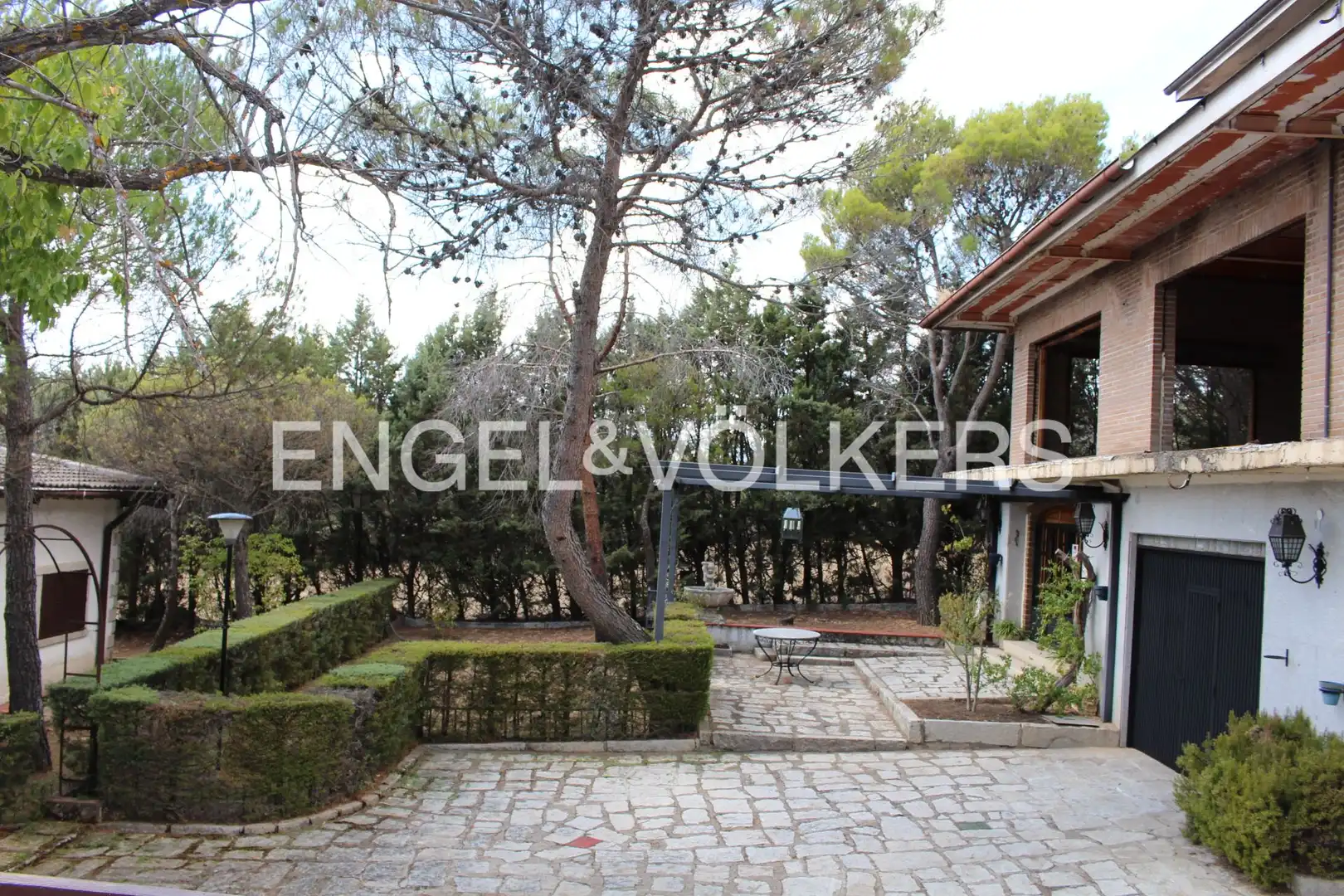 Terraza de Casa o chalet en venta en Cabanillas de la Sierra con Calefacción, Jardín privado y Piscina