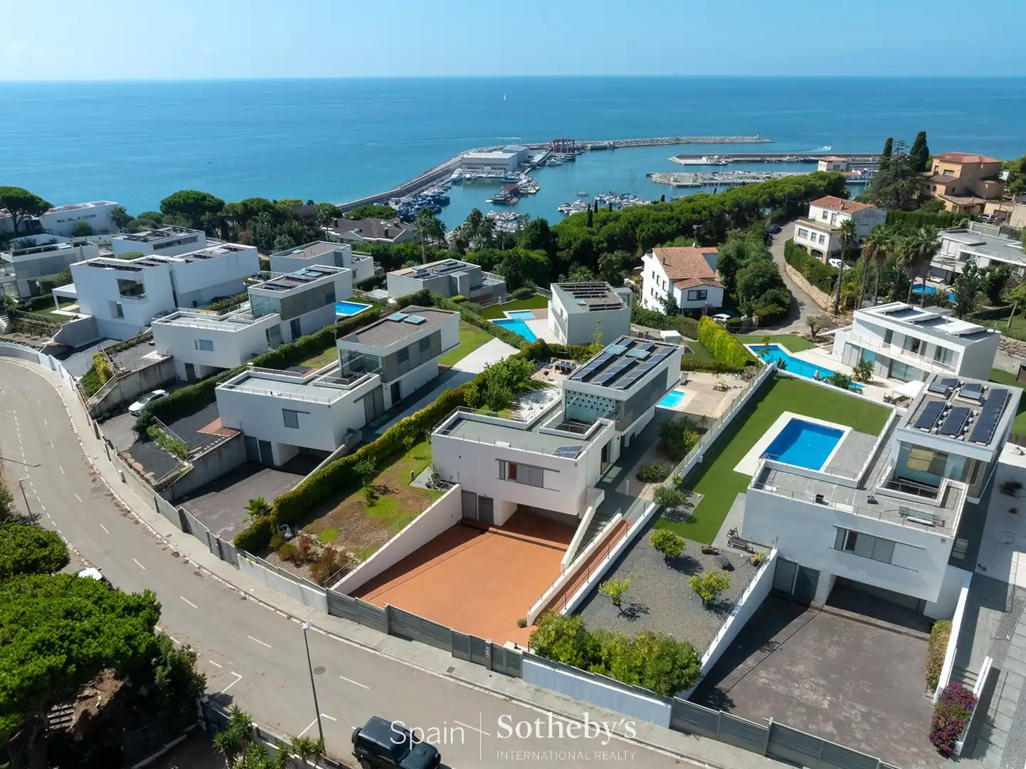 Vista exterior de Casa o xalet en venda en Arenys de Mar amb Aire condicionat, Calefacció i Jardí privat