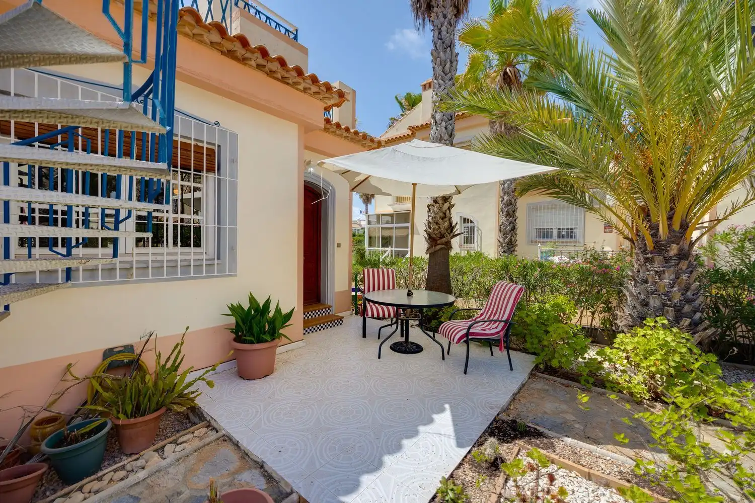 Jardí de Estudi en venda en Torrevieja amb Aire condicionat, Terrassa i Traster