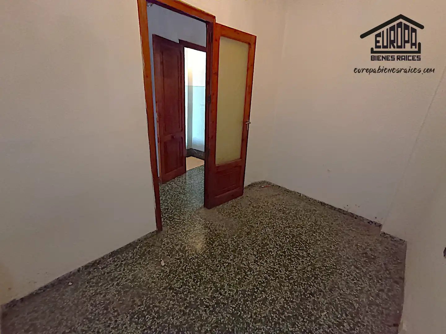 Einfamilien-Reihenhaus zum Verkauf in Massanassa mit Terrasse und Gemeinschaftspool
