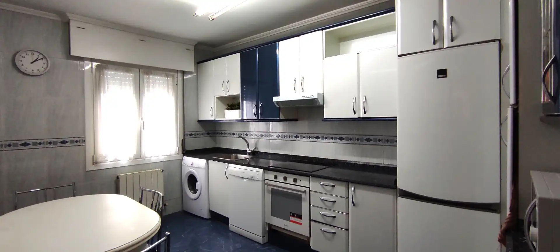 Cocina de Piso en venta en Valle de Trápaga-Trapagaran con Calefacción, Amueblado y Balcón