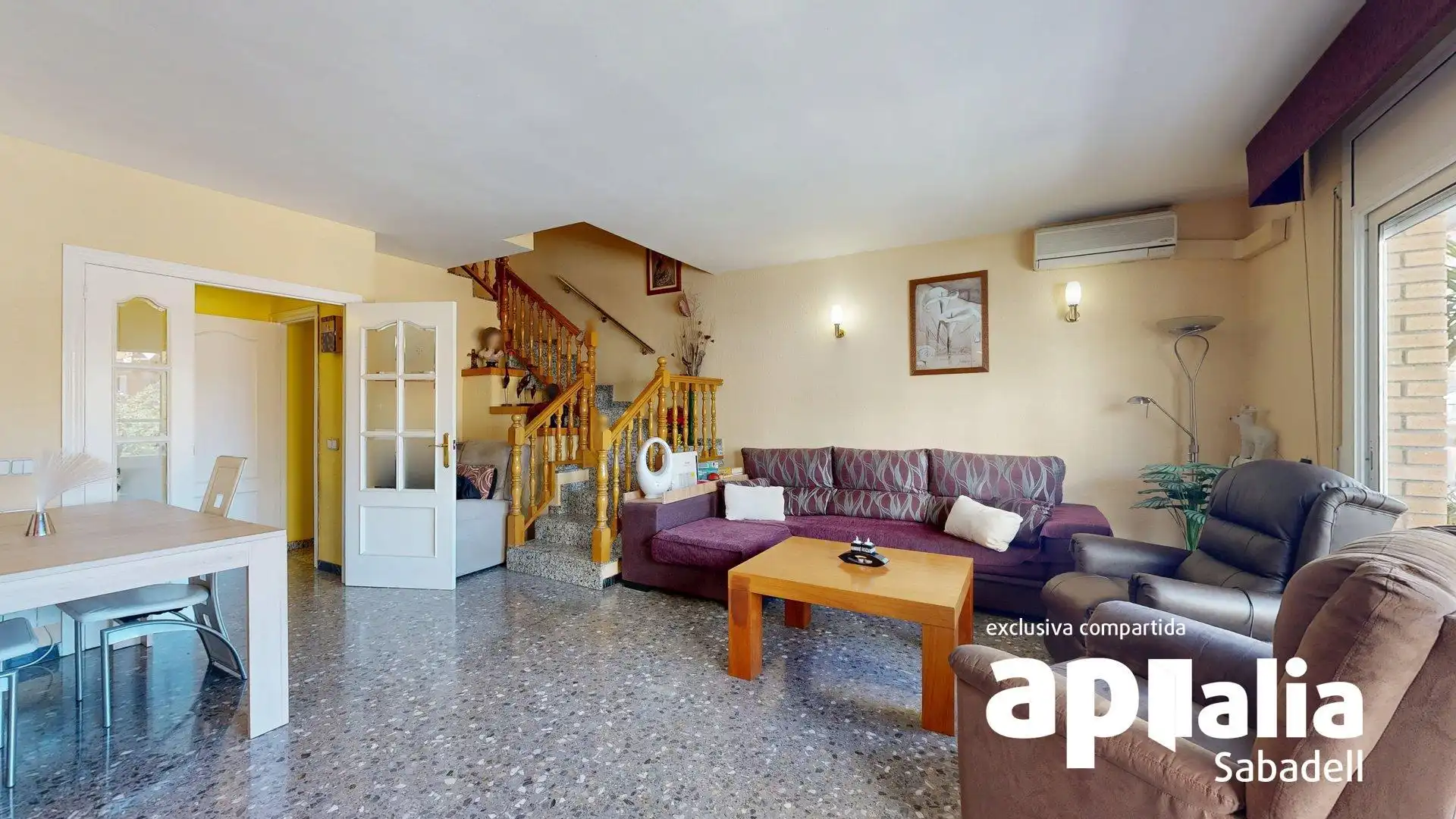 Sala de estar de Casa adosada en venta en Barberà del Vallès con Calefacción, Terraza y Balcón