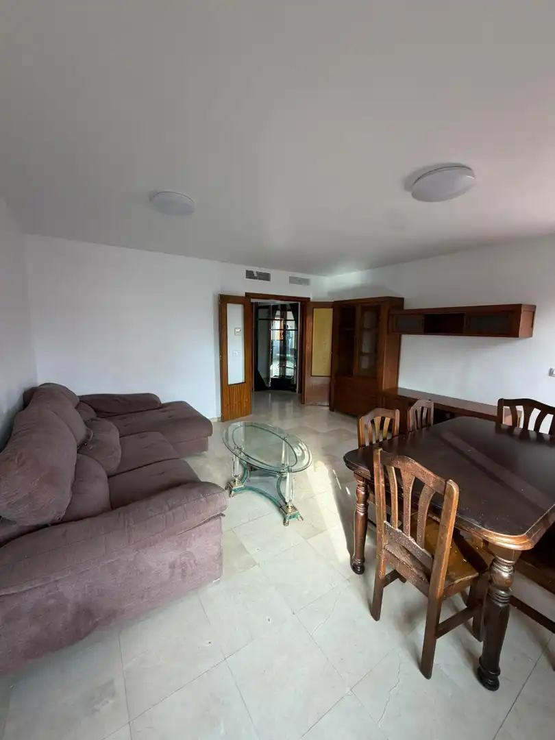 Wohnzimmer von Wohnung zur Miete in Benalúa - Babel