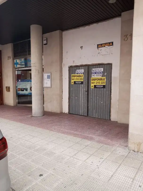 Locale commerciale in vendita a Avenida La Rioja