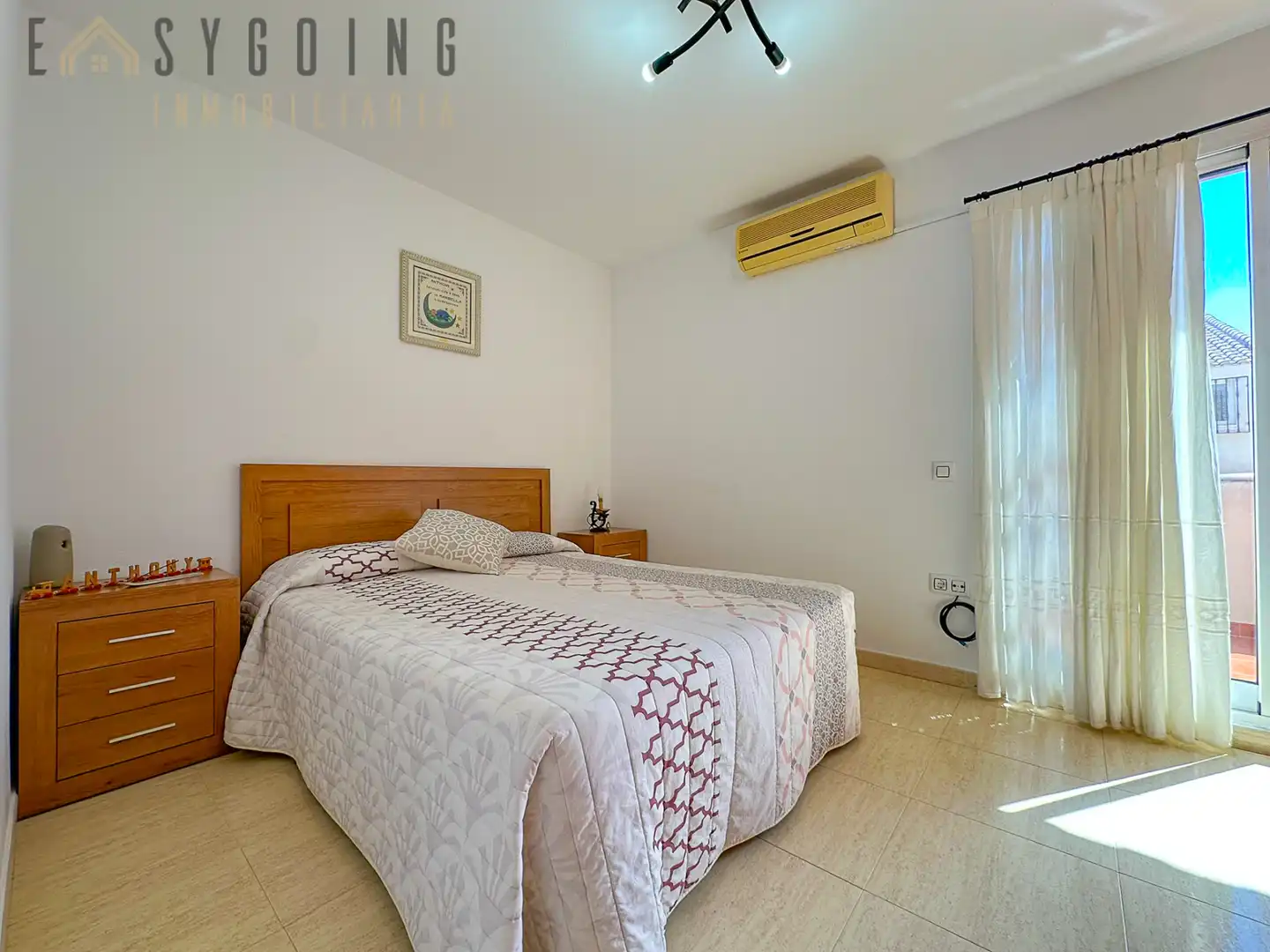 Schlafzimmer von Einfamilien-Reihenhaus zum Verkauf in Santa Pola mit Klimaanlage, Terrasse und Gemeinschaftspool