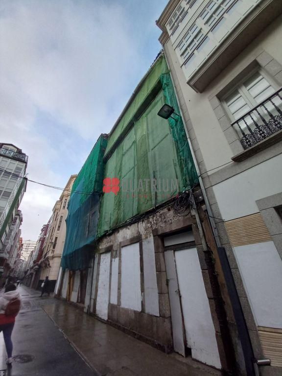 Vista exterior de Edifici en venda en A Coruña Capital 