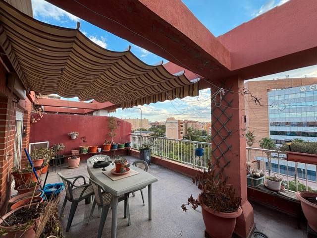 Ático en Venta en Gran Vía Conde de Casa Rojas en Florida Alta