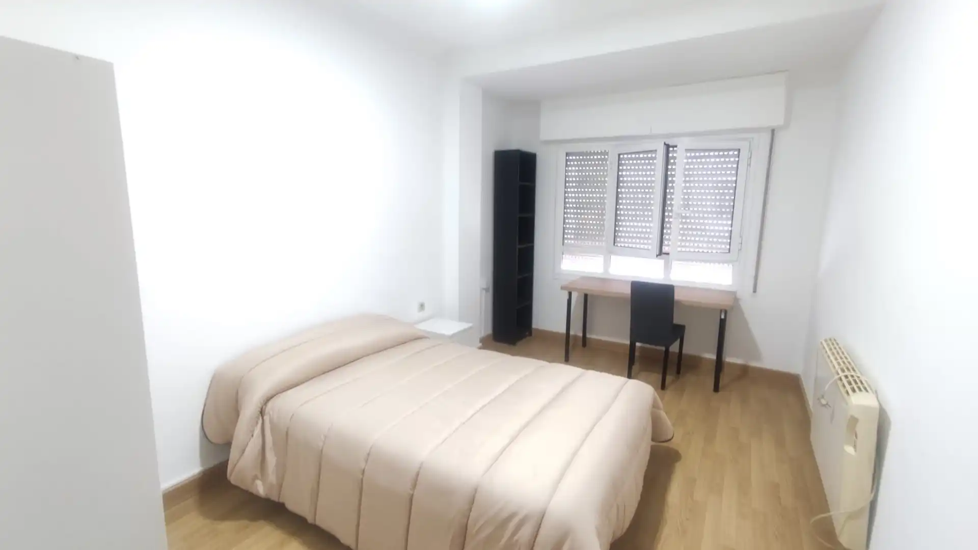 Schlafzimmer von Wohnung zur Miete in Ourense Capital  mit Heizung, Möbliert und Ofen
