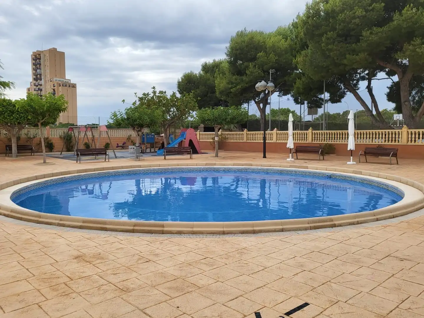 Schwimmbecken von Wohnung zur Miete in El Campello mit Privatgarten, Terrasse und Möbliert