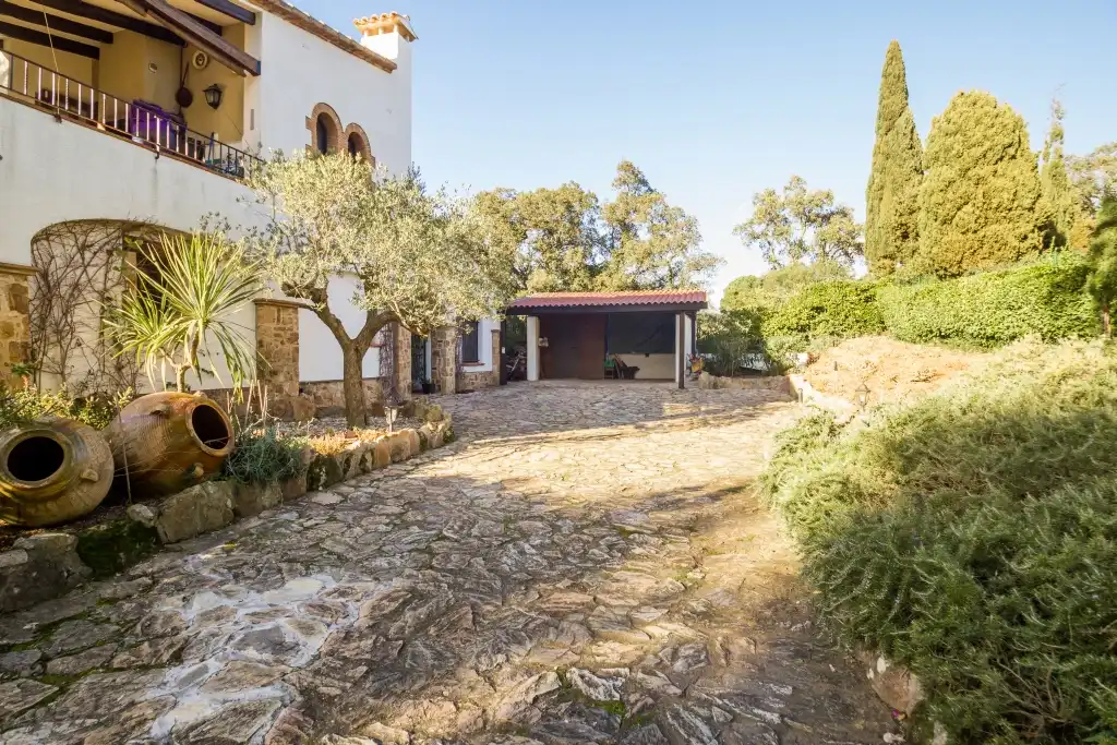 Außenansicht von Haus oder Chalet zum Verkauf in Castell d'Aro, Platja d'Aro i s'Agaró mit Klimaanlage, Heizung und Privatgarten