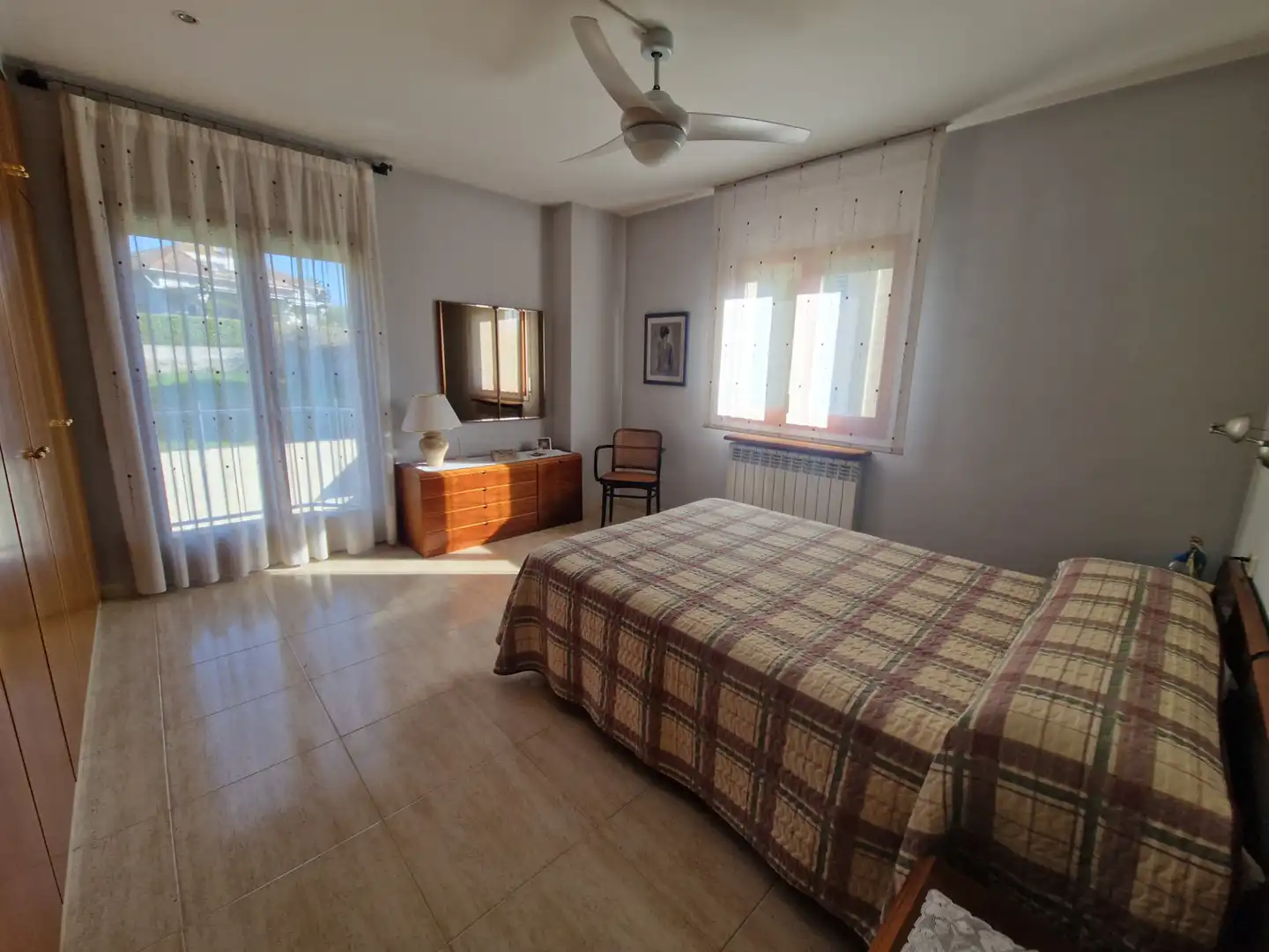 Habitación de Casa adosada en venta en Olot con Aire acondicionado, Calefacción y Jardín privado