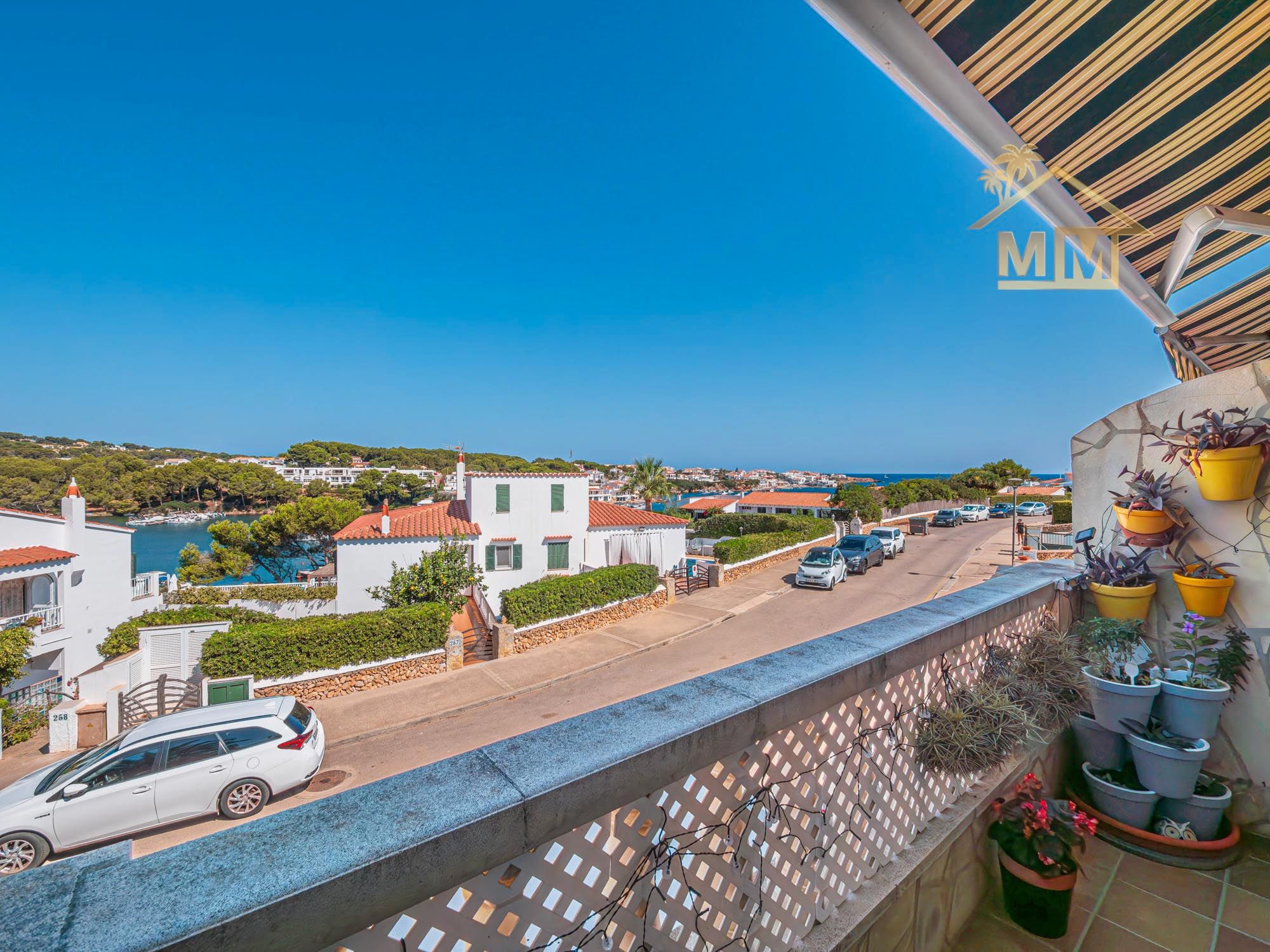 Vista exterior de Apartament en venda en Es Mercadal amb Aire condicionat, Jardí privat i Terrassa