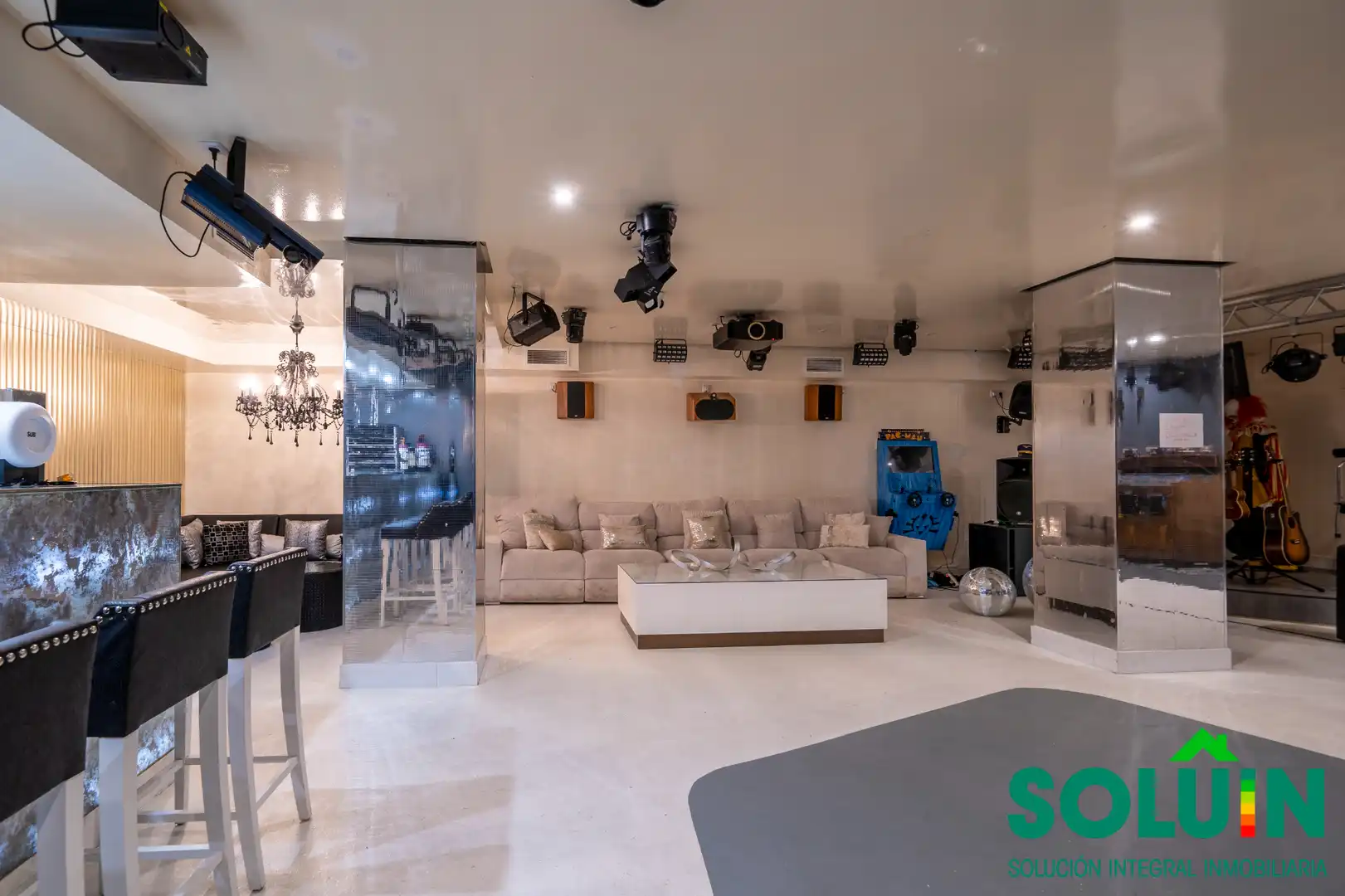 Living room of Houses for sale in Pozuelo de Alarcón  with Air Conditioner, Heating and Private garden