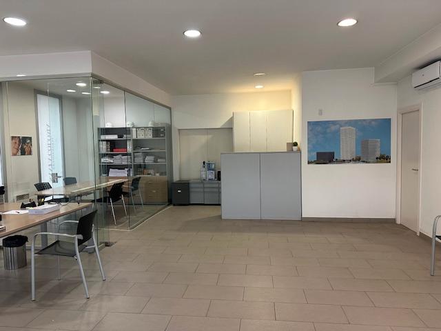 Photo 1 of Office to rent in Avinguda del Puig Castellar, 5, Singuerlín, Barcelona