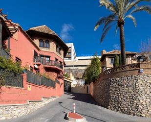 Vista exterior de Dúplex en venda en  Granada Capital amb Aire condicionat, Terrassa i Balcó