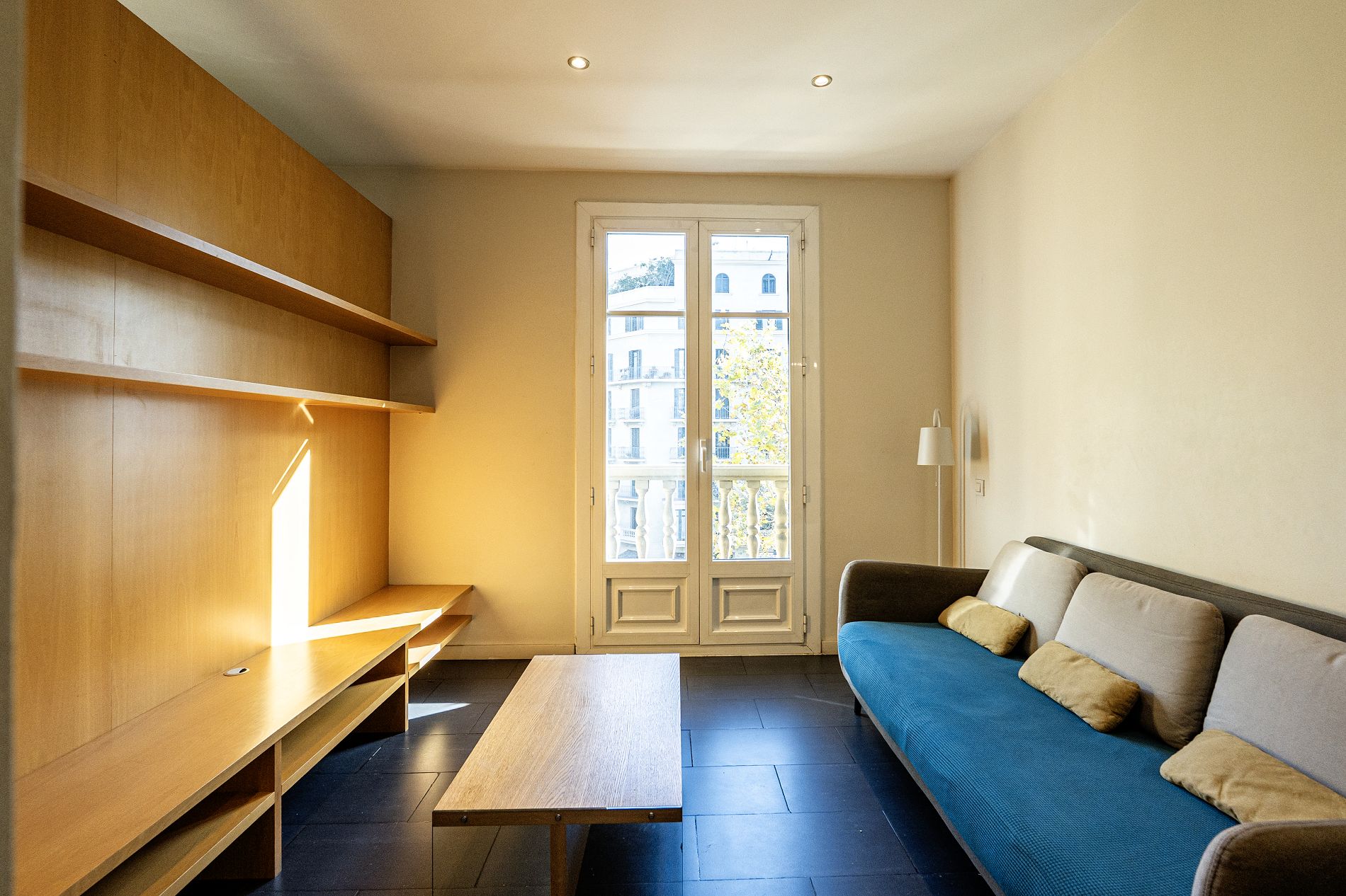 Sala de estar de Piso de alquiler en  Barcelona Capital con Aire acondicionado, Calefacción y Amueblado