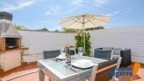 Jardí de Planta baixa en venda en El Vendrell amb Aire condicionat, Terrassa i Piscina comunitària