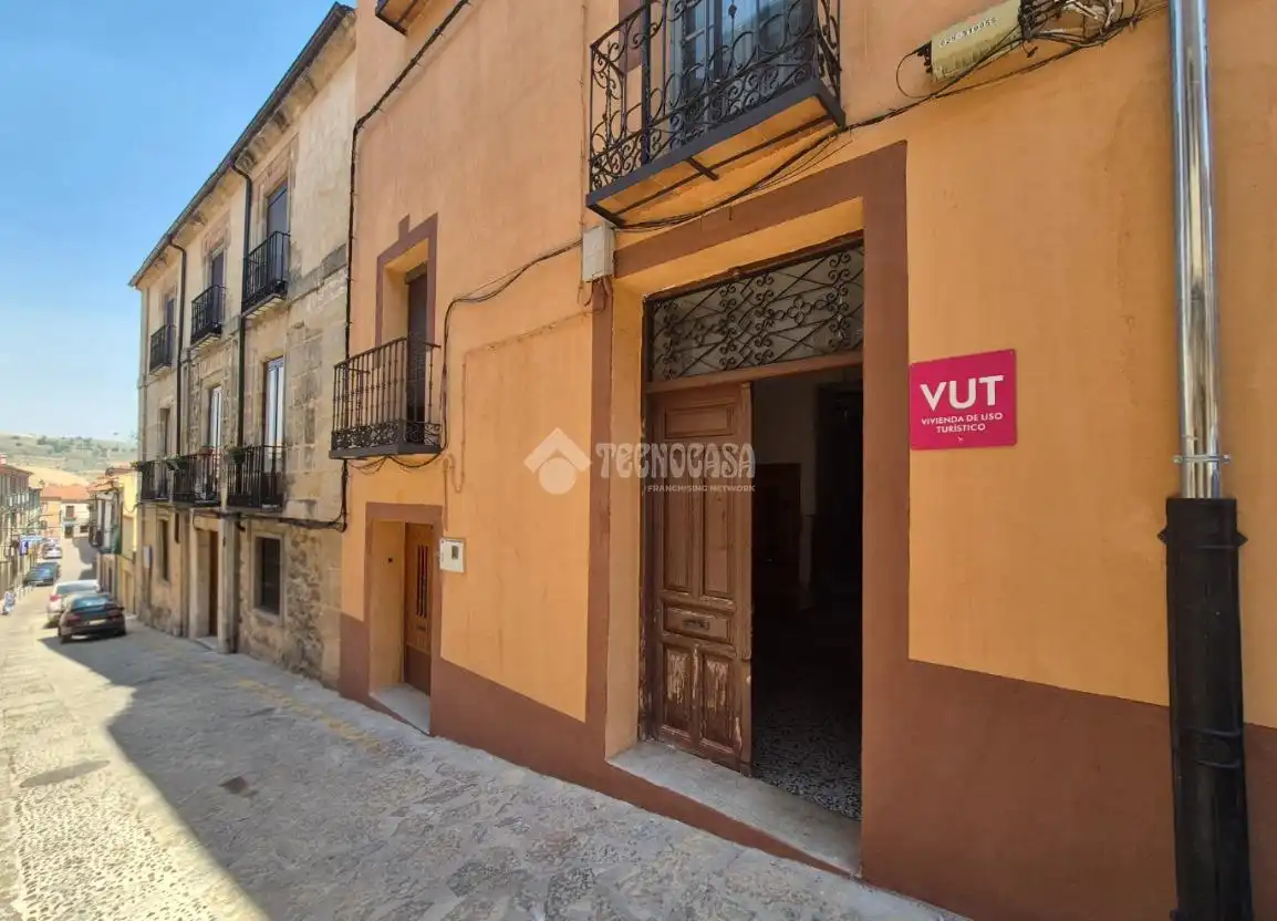 Vista exterior de Pis en venda en Sigüenza amb Calefacció i Balcó