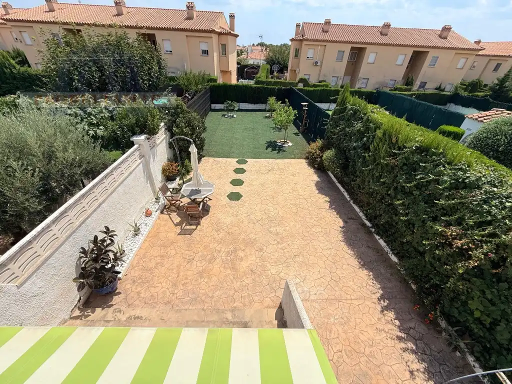 Casa bifamiliare in vendita a Calle Azalees De Les, imagen 8