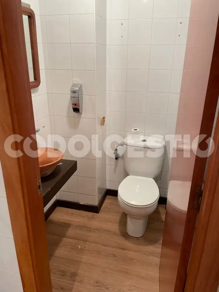 Commercial properties for rent in Cardona, 6, Centre