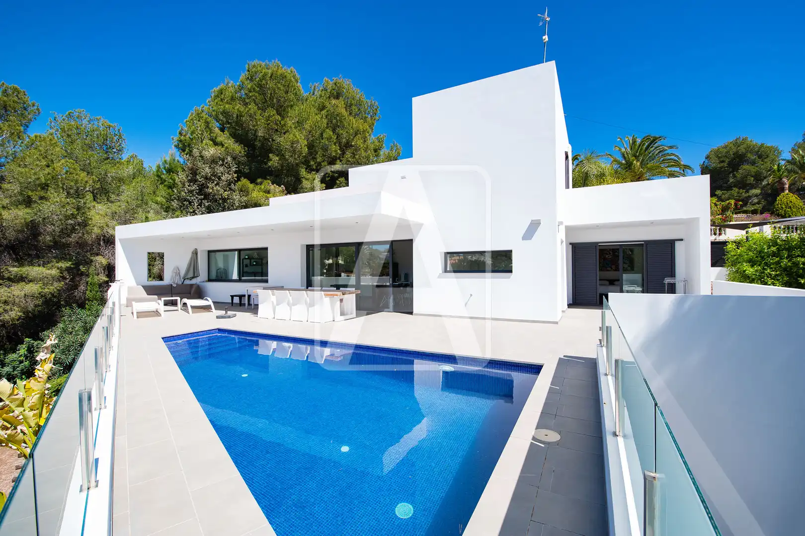 Detached house with pool for sale in Cala Advocat - Baladrar