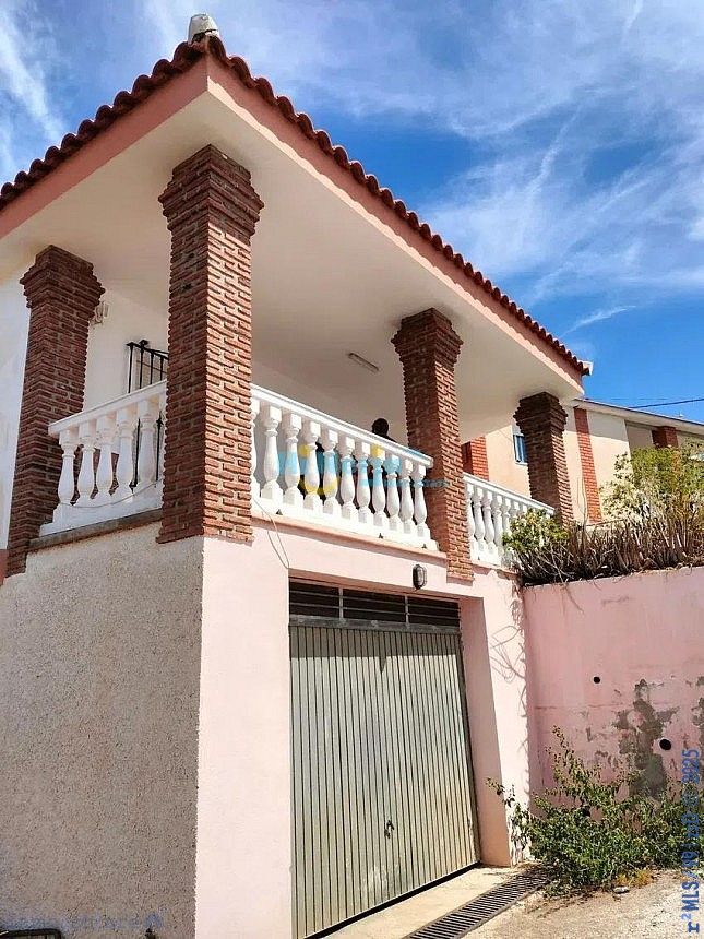 Vista exterior de Casa o xalet en venda en Vélez-Málaga amb Terrassa i Traster