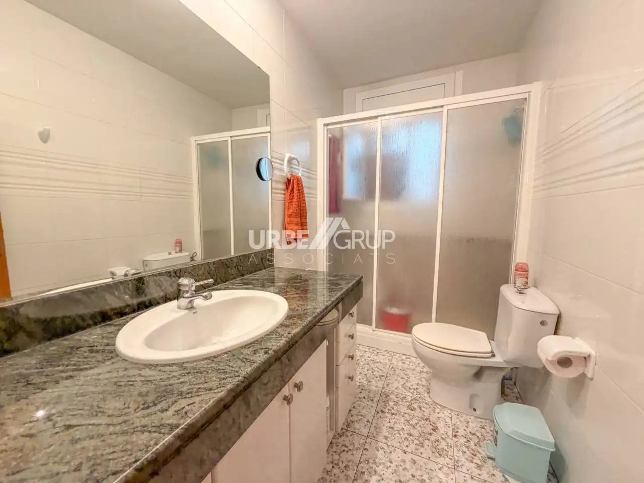 Baño de Piso en venta en Terrassa con Aire acondicionado, Calefacción y Balcón