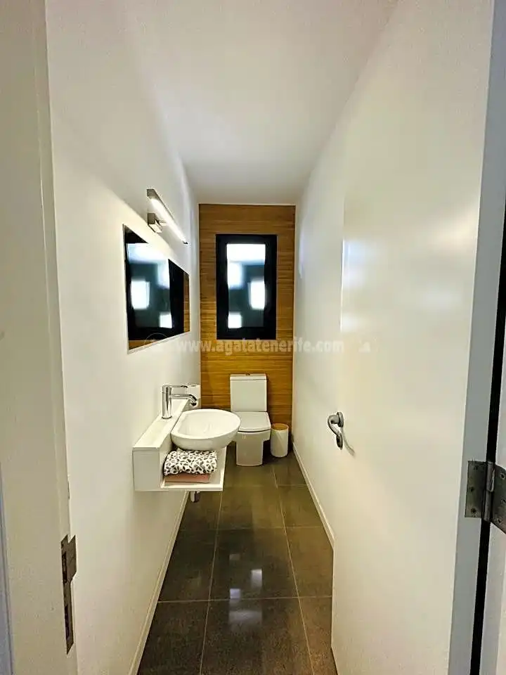 Baño de Casa o chalet en venta en Puerto de la Cruz con Jardín privado, Terraza y Piscina