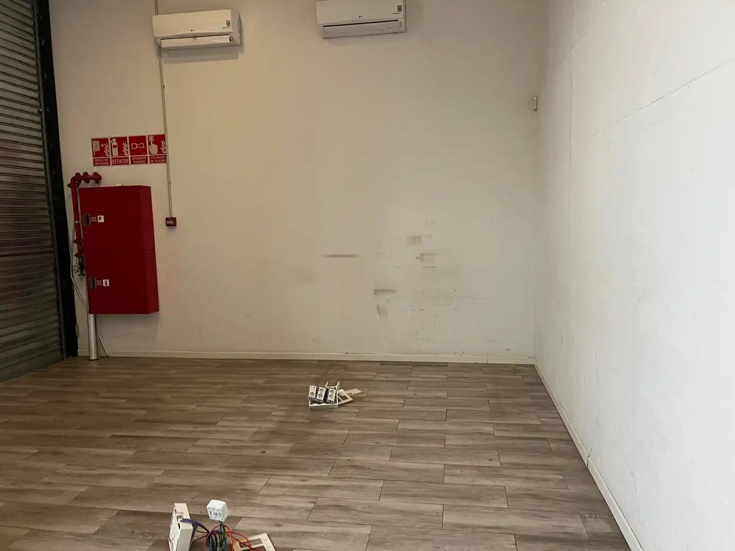 Nave industrial de alquiler en Cornellà de Llobregat con Calefacción y Alarma