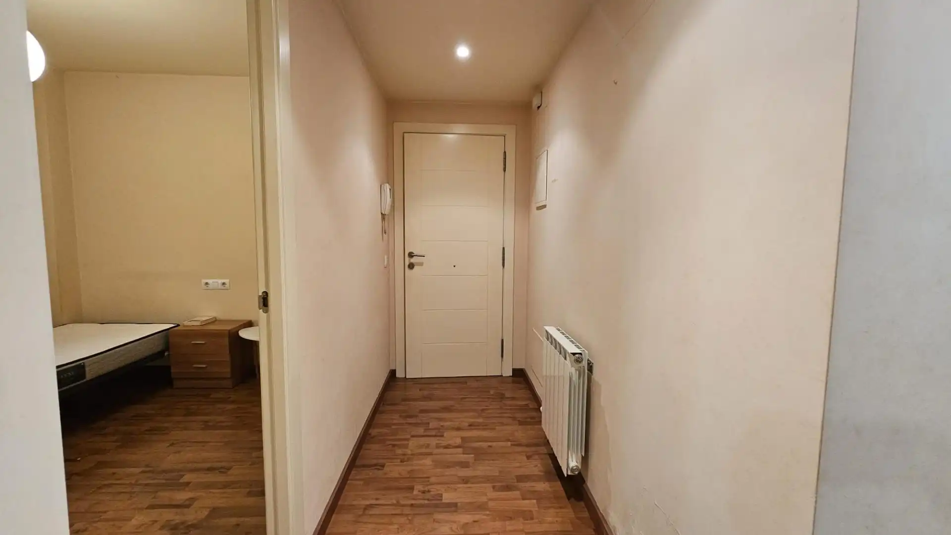 Flat for sale in Nou, 163, Creu de la Mà