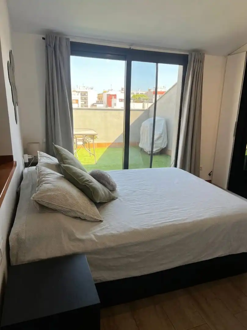 Habitación de Ático en venta en Terrassa con Calefacción, Terraza y Balcón