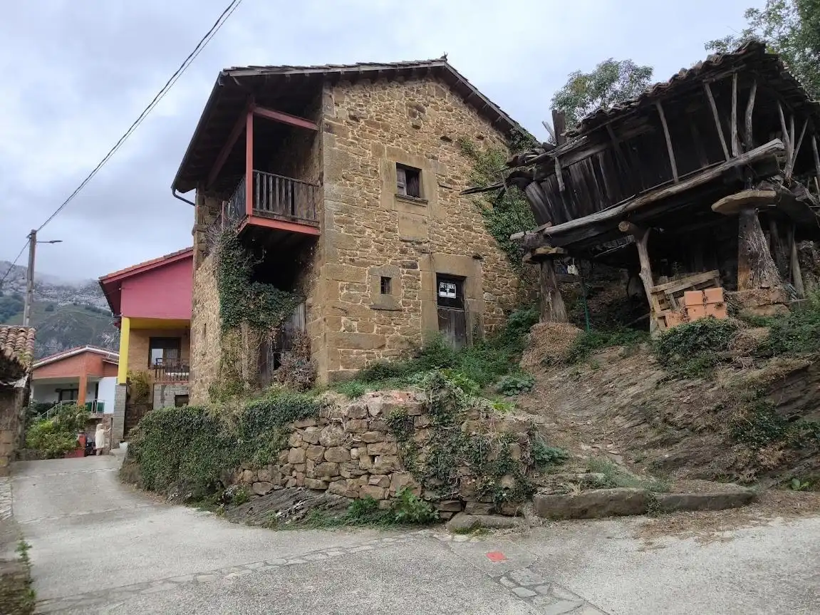 Vista exterior de Casa o chalet en venta en Caso