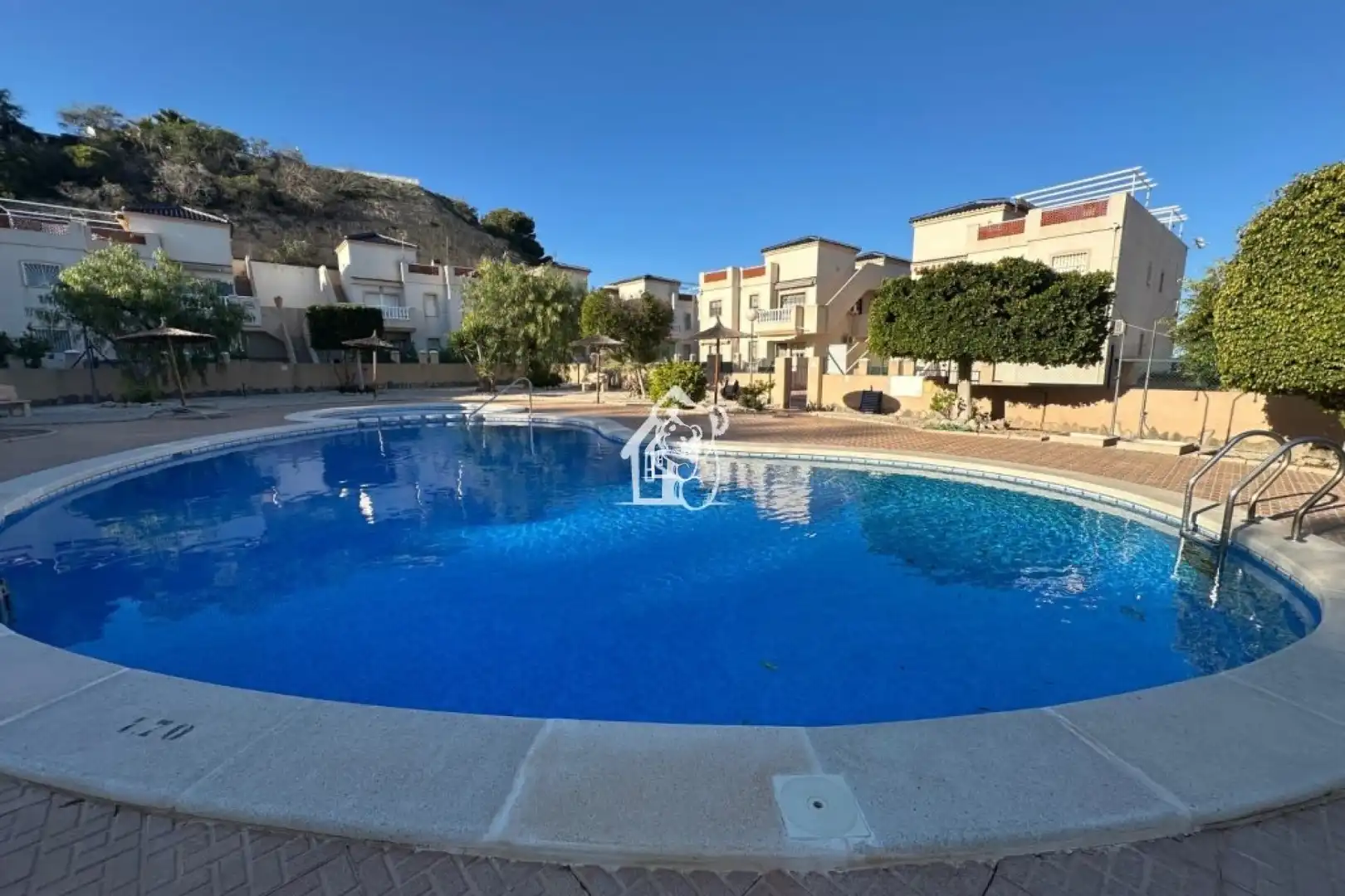 Außenansicht von Wohnung zur Miete in Rojales mit Klimaanlage, Privatgarten und Terrasse