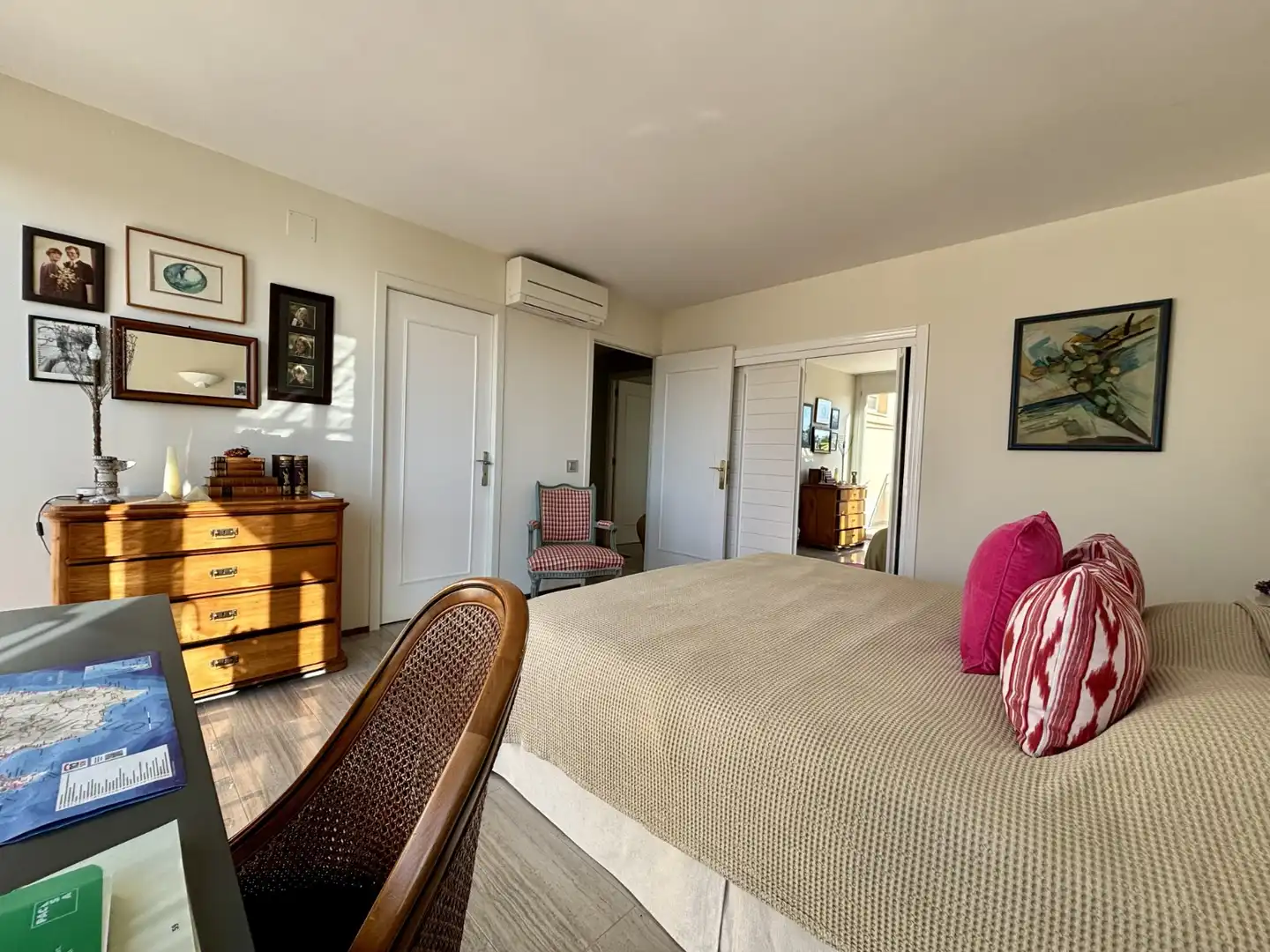 Schlafzimmer von Dachboden zum Verkauf in Calvià mit Klimaanlage, Heizung und Terrasse
